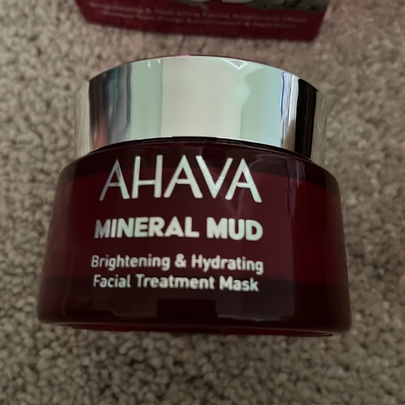 Ahava Mineral Mud Brightening&Hydrating Facial Treatment Mask - Picture 3 of 3